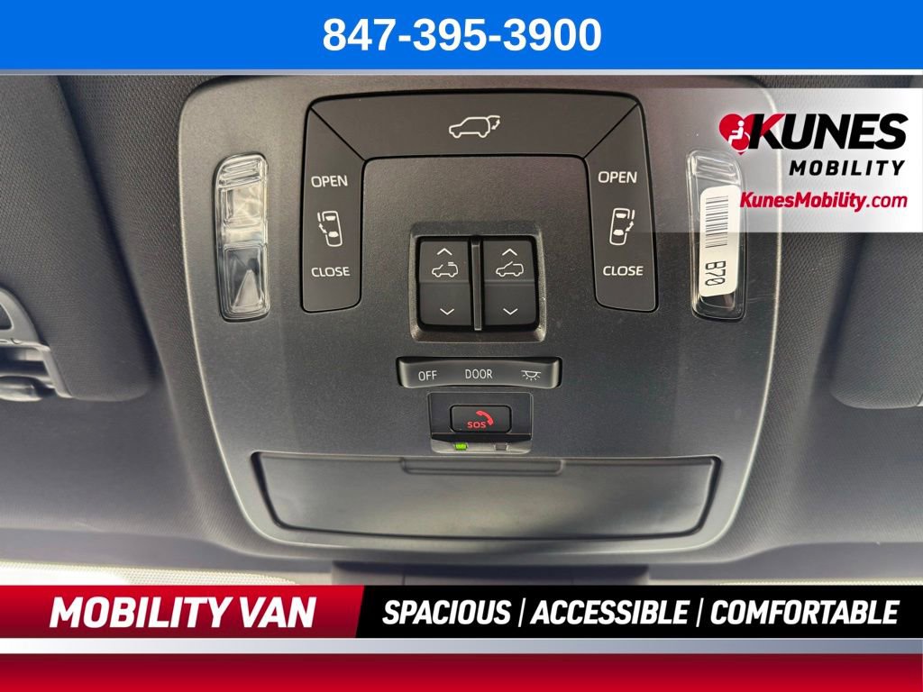 Used 2025 Toyota Sienna XSE w/ XSE Plus Package AWD/4WD image 40