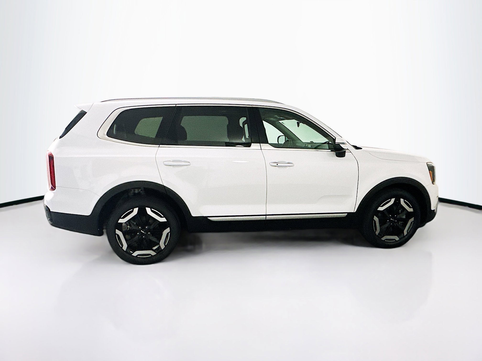 Used 2025 Kia Telluride S image 10