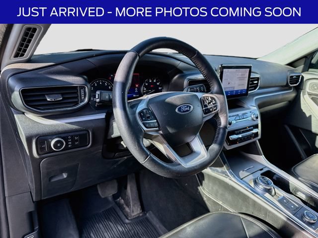 Used 2023 Ford Explorer XLT w/ Equipment Group 202A AWD/4WD image 11
