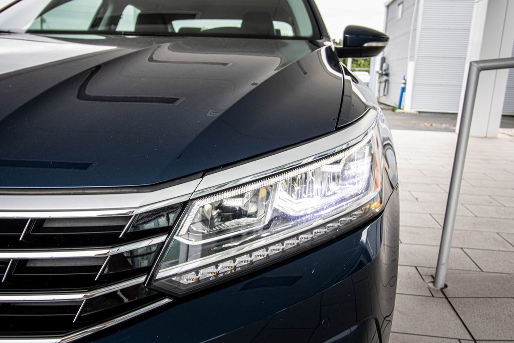 Used 2018 Volkswagen Passat 2.0T SE image 10