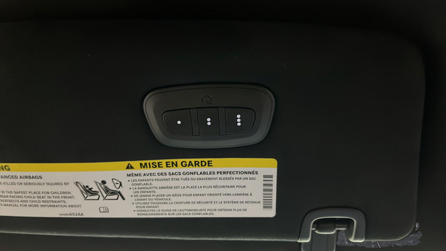 Used 2023 Chrysler Pacifica Pinnacle FWD image 45