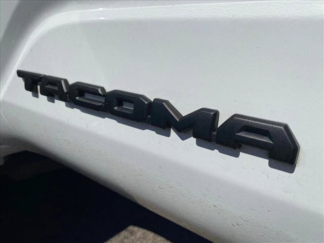 Certified 2024 Toyota Tacoma SR5 AWD/4WD image 17