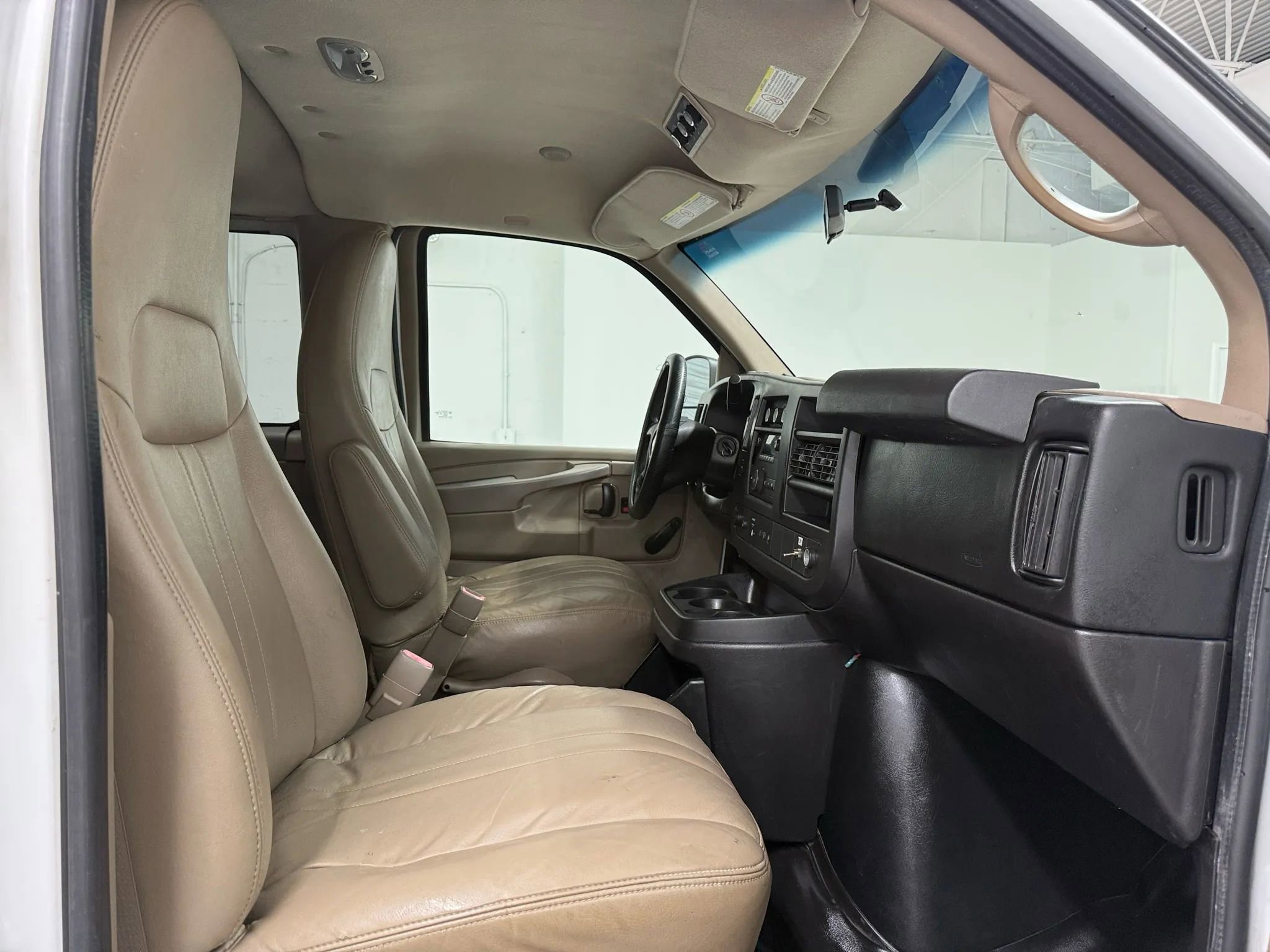 Used 2013 Chevrolet Express 3500 LS image 10