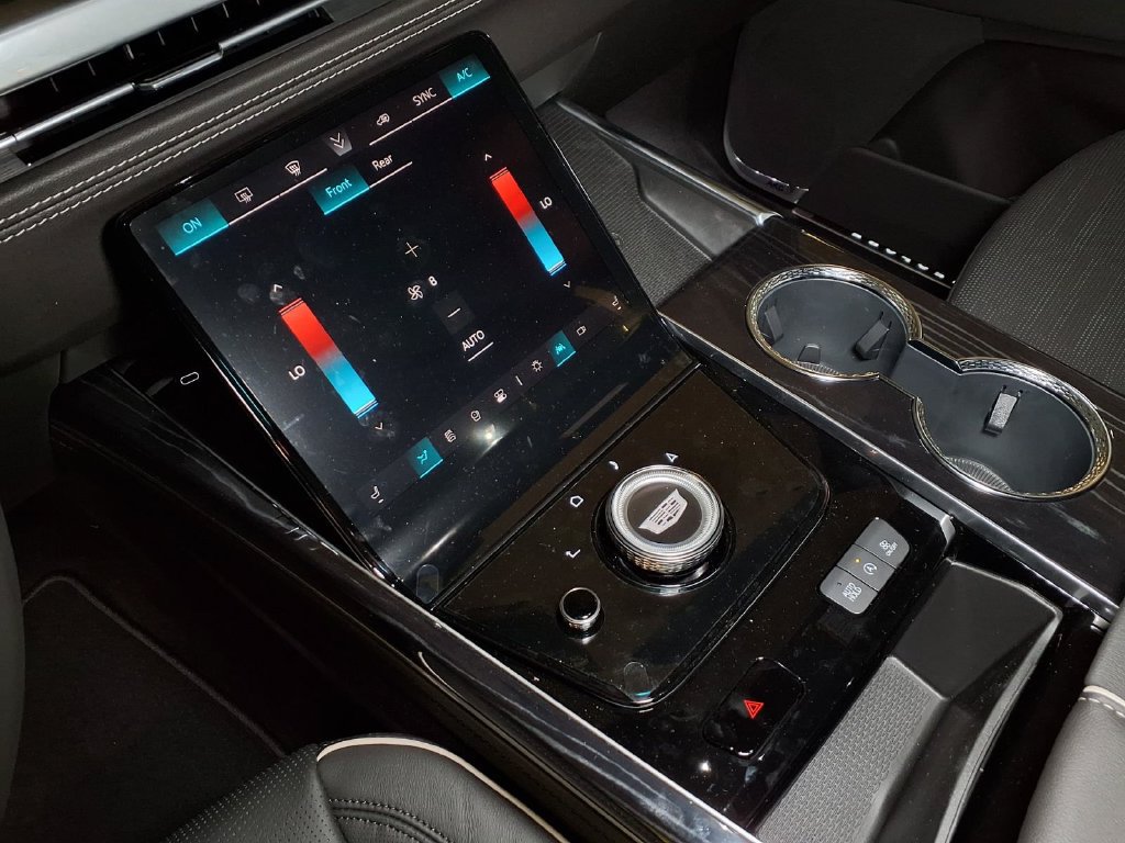 New 2026 Cadillac Escalade Sport AWD/4WD image 19