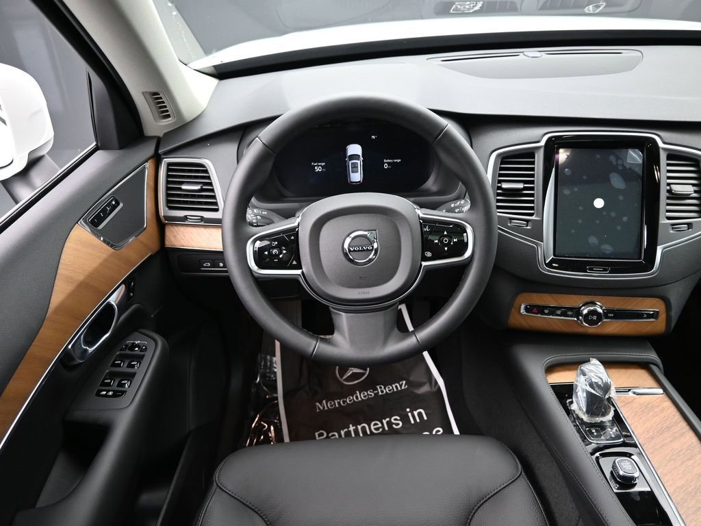 New 2025 Volvo XC90 T8 Core w/ Protection Package Premier AWD/4WD image 18