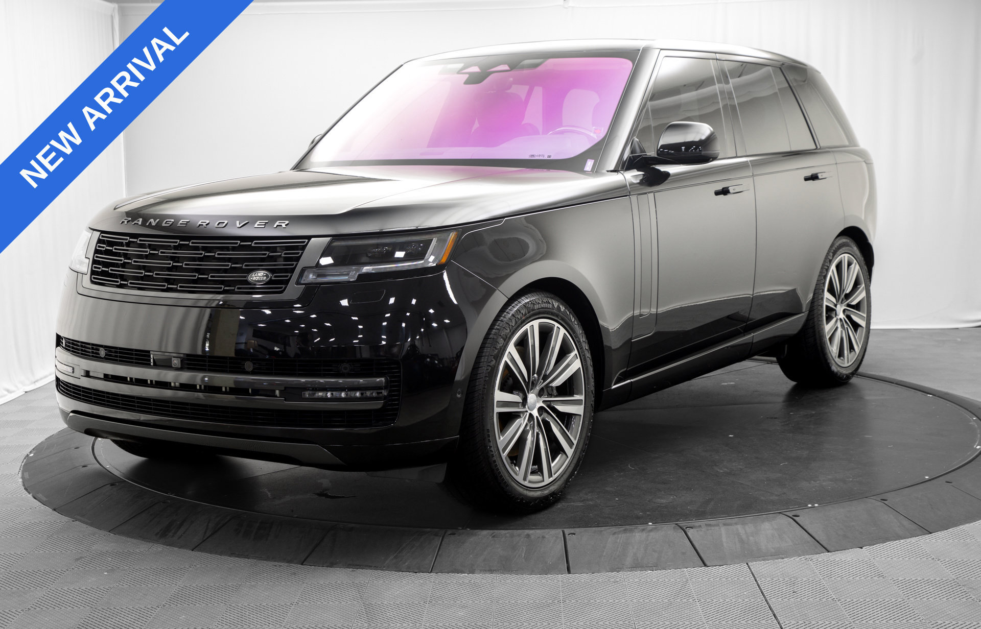 Used 2023 Land Rover Range Rover SE AWD/4WD image 3