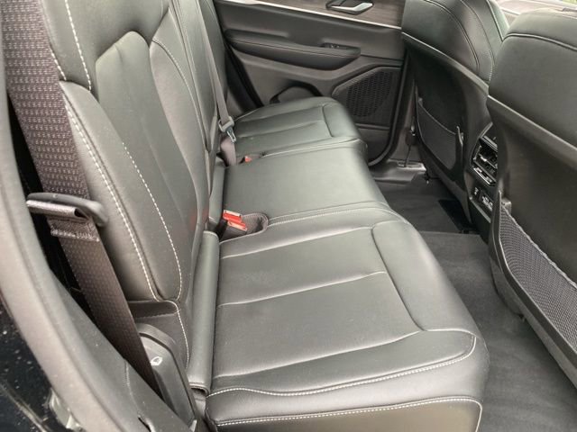 Used 2023 Jeep Grand Cherokee Limited w/ Black Appearance Package image 33