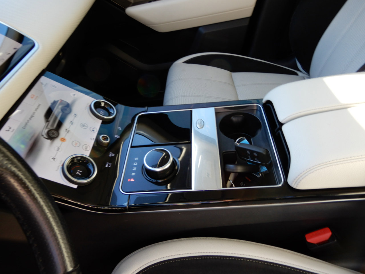 Used 2019 Land Rover Range Rover Velar S image 15