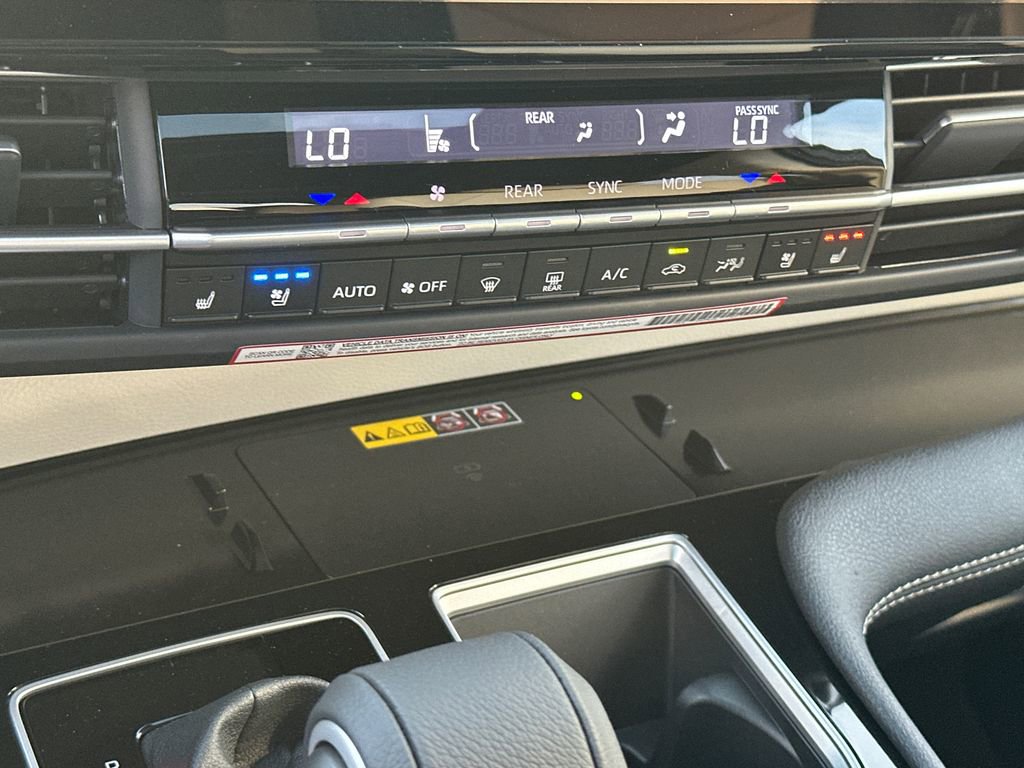 New 2026 Toyota Sienna Platinum image 27