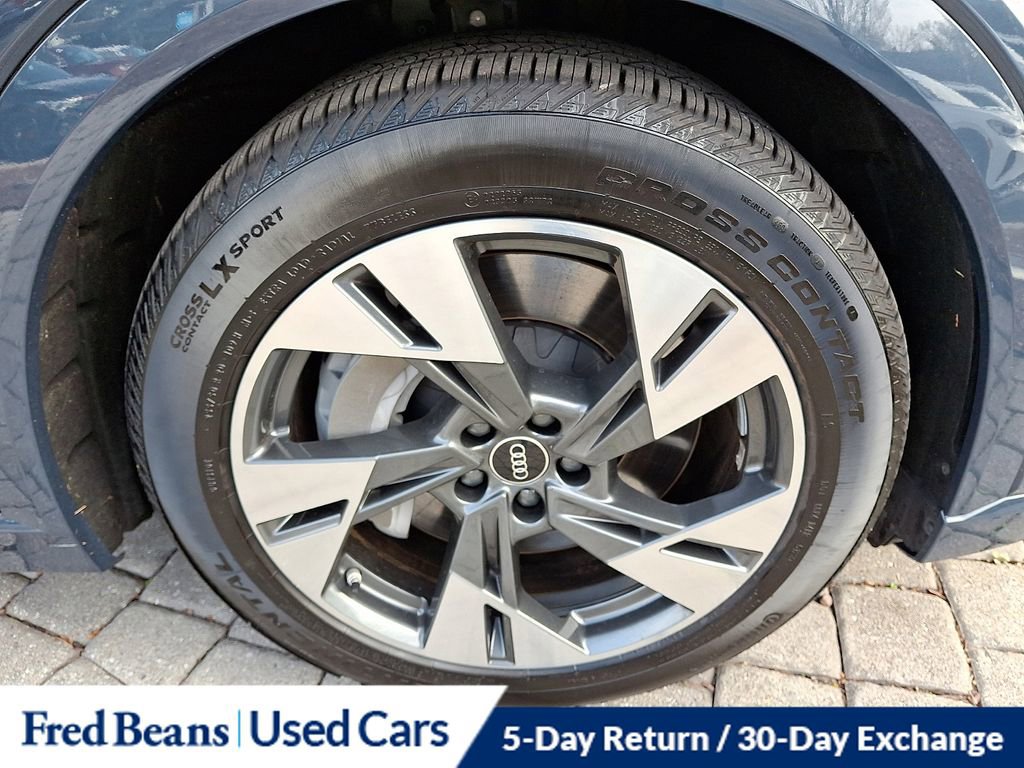 Used 2023 Audi e-tron Premium image 9