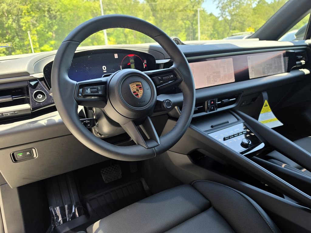 New 2026 Porsche Macan Electric RWD image 4