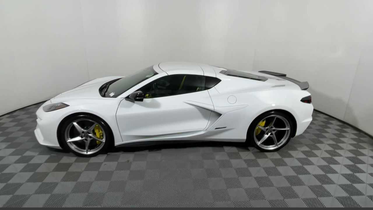 New 2025 Chevrolet Corvette E-Ray w/ ZER Performance Package AWD/4WD image 10