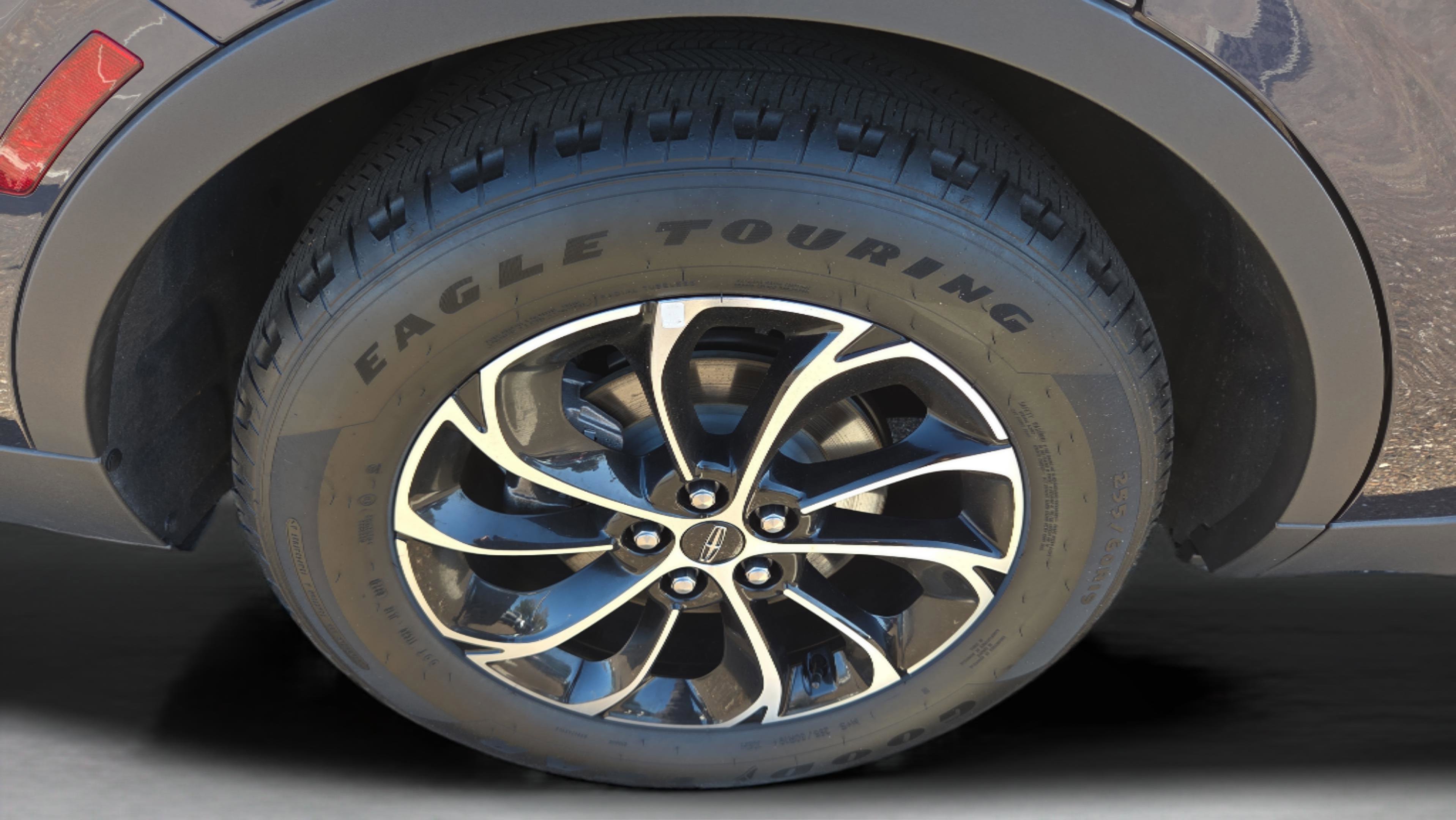 Used 2024 Lincoln Nautilus Premier w/ Equipment Group 102A image 27