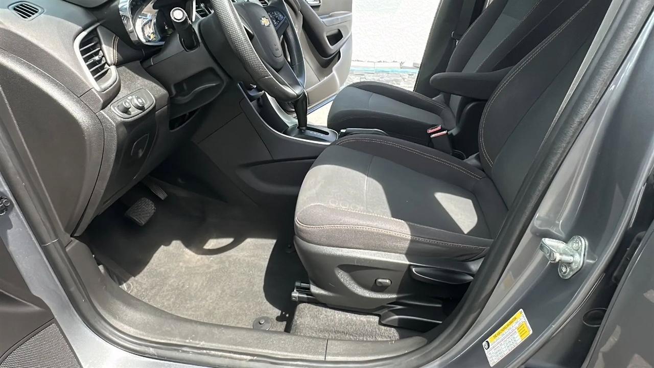 Used 2020 Chevrolet Trax LS FWD image 23