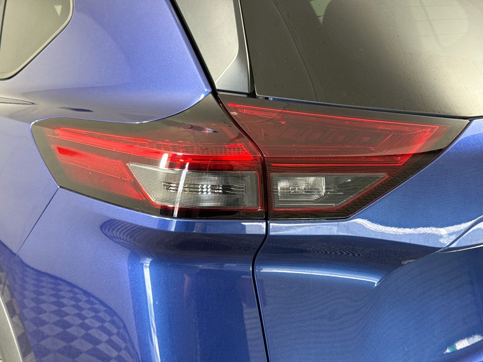 Used 2023 Nissan Rogue SV FWD image 36