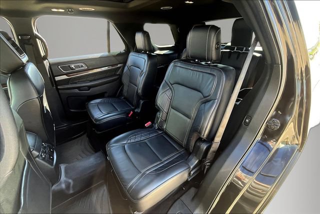 Used 2019 Ford Explorer Platinum AWD/4WD image 22