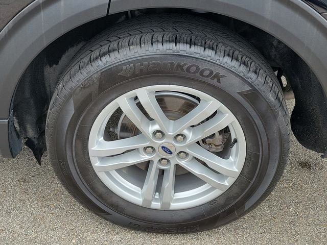 Used 2024 Ford Explorer XLT w/ Equipment Group 202A AWD/4WD image 28