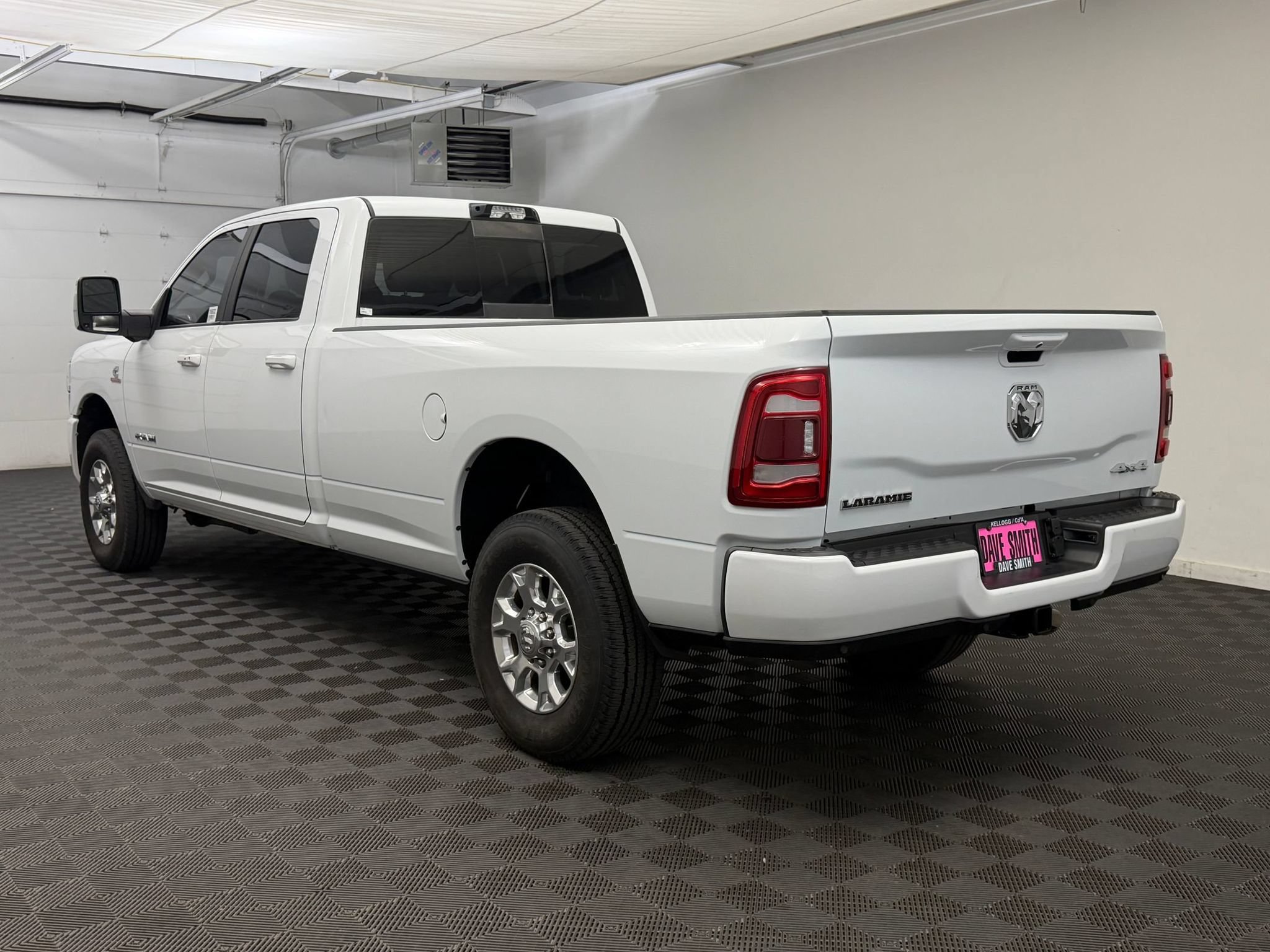 Used 2023 RAM 3500 Laramie AWD/4WD image 3