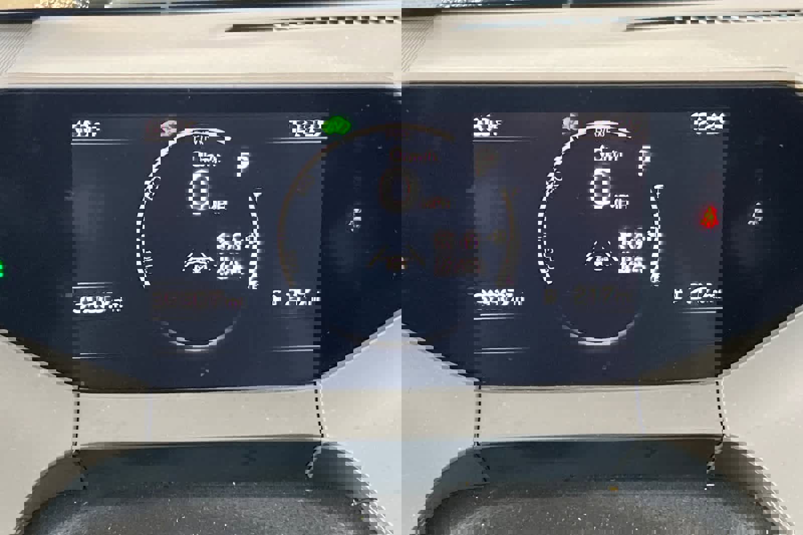 Used 2024 Toyota Prius LE FWD image 27