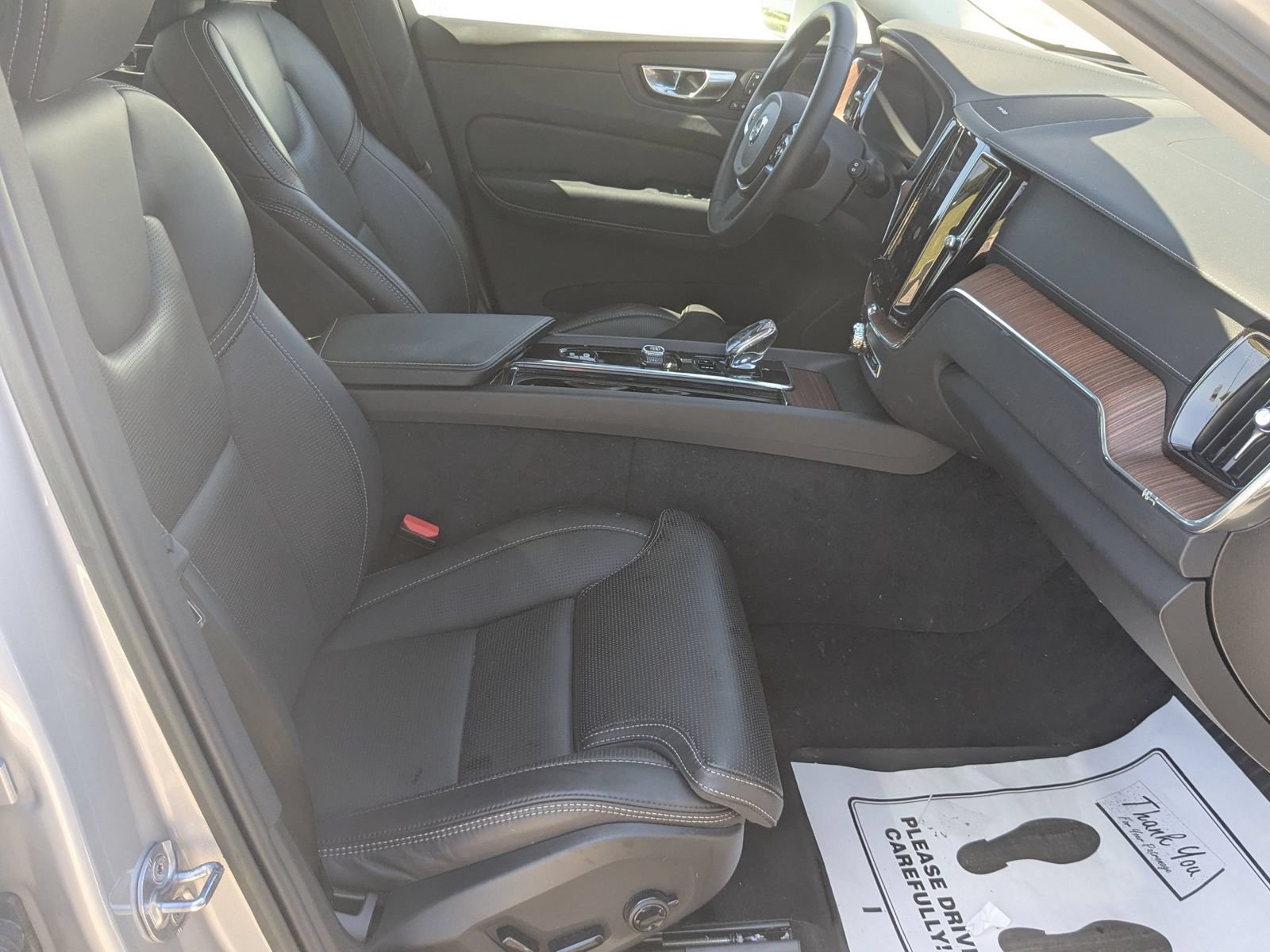 Used 2023 Volvo XC60 B5 Ultimate w/ Climate Package FWD image 39