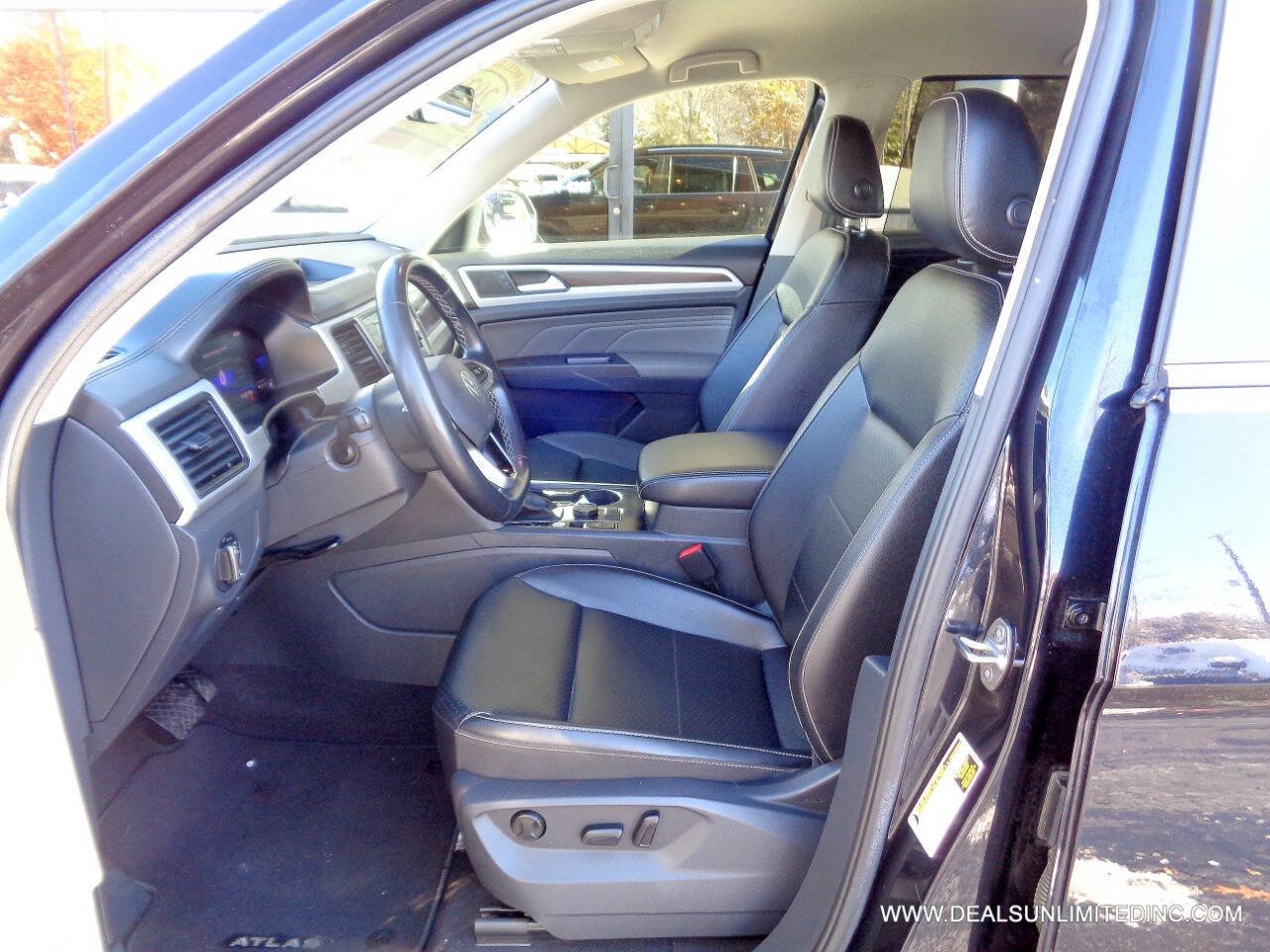 Used 2023 Volkswagen Atlas SE image 10