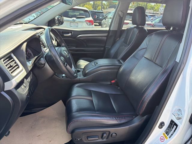 Used 2019 Toyota Highlander AWD V6 image 13