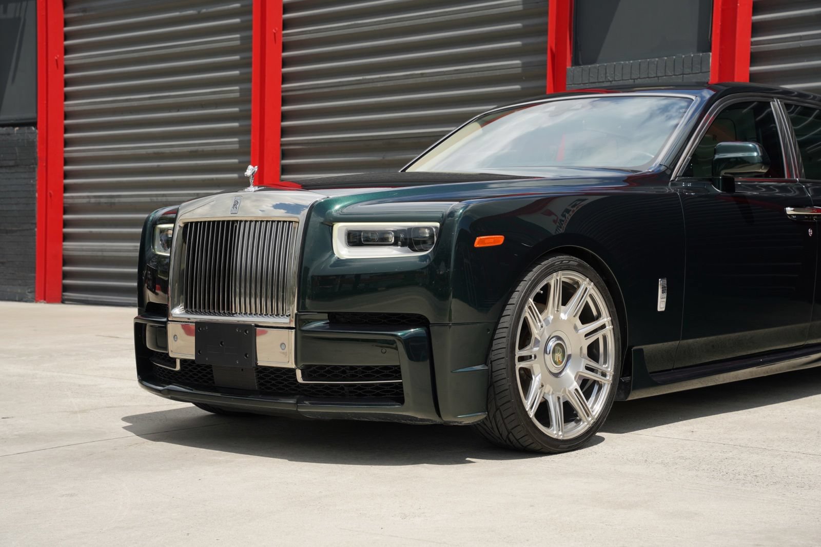 Used 2022 Rolls-Royce Phantom Sedan RWD image 6
