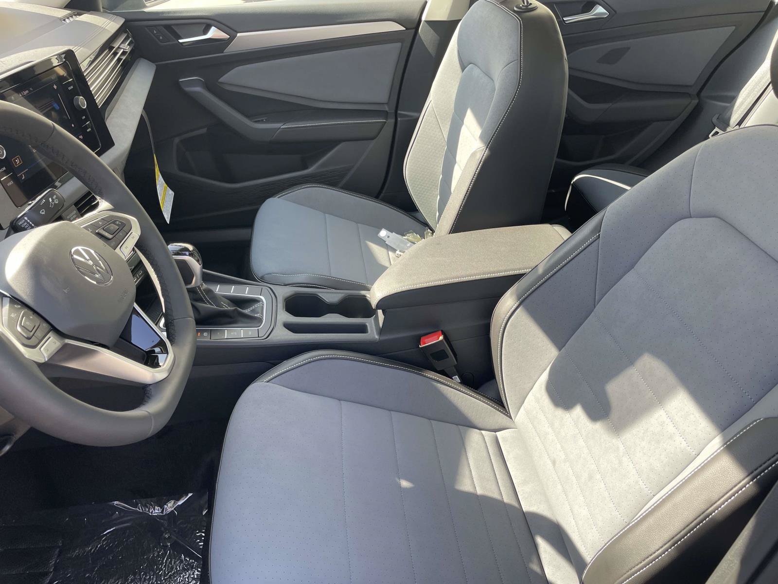 New 2026 Volkswagen Jetta SE FWD image 23