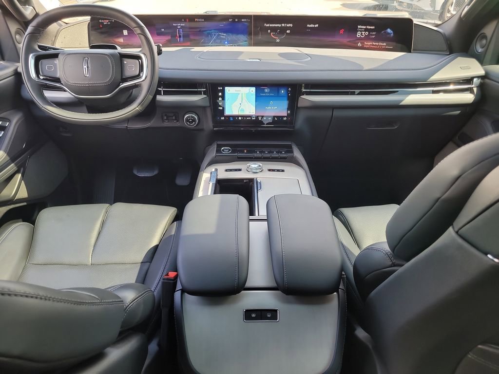 Used 2025 Lincoln Navigator Reserve w/ Jet Appearance Package image 15