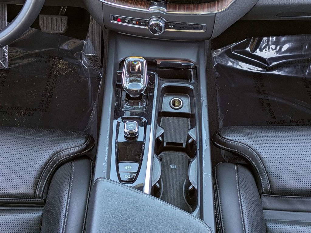 Used 2023 Volvo XC60 B5 Ultimate image 20