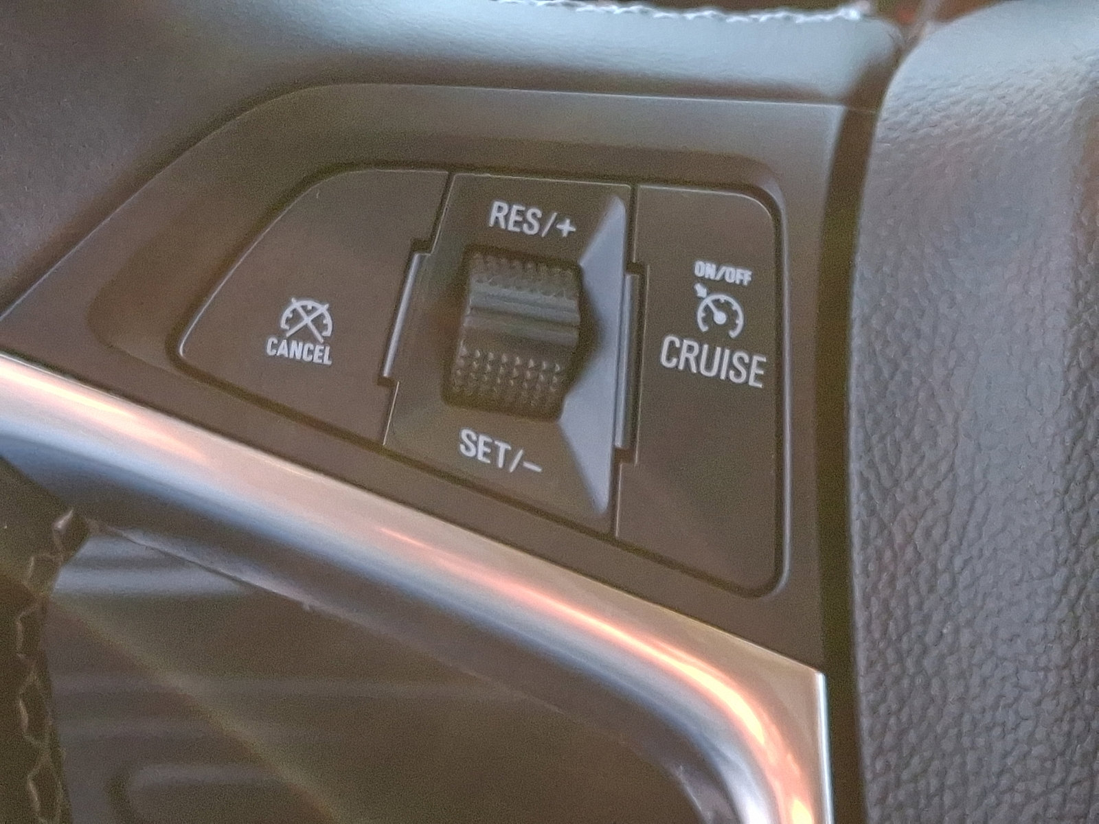 Certified 2022 Buick Encore Preferred w/ Safety Package image 21