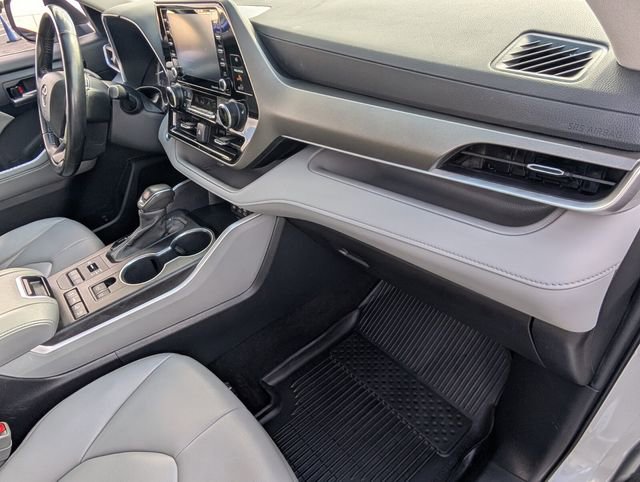Used 2022 Toyota Highlander XLE image 20