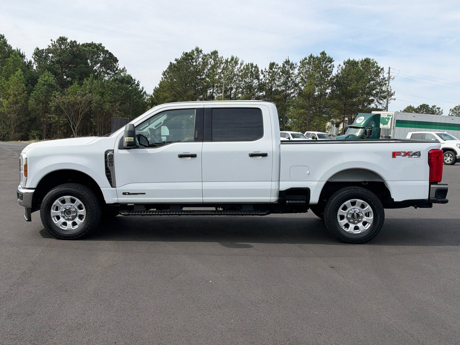 Used 2024 Ford F250 XLT w/ FX4 Off-Road Package AWD/4WD image 8