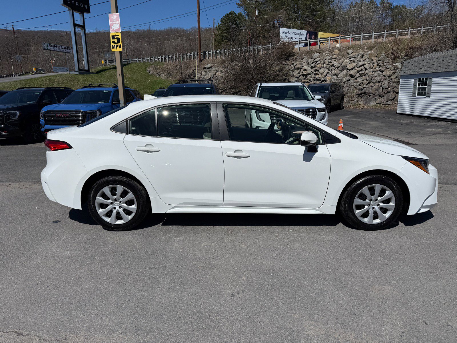 Used 2023 Toyota Corolla LE w/ Carpet Mat Package (TMS) image 6