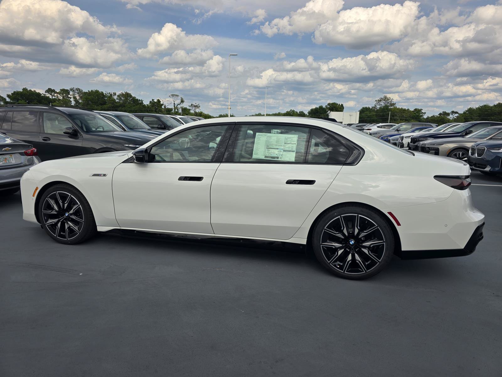 New 2026 BMW i7 xDrive60 w/ Executive Package AWD/4WD image 4