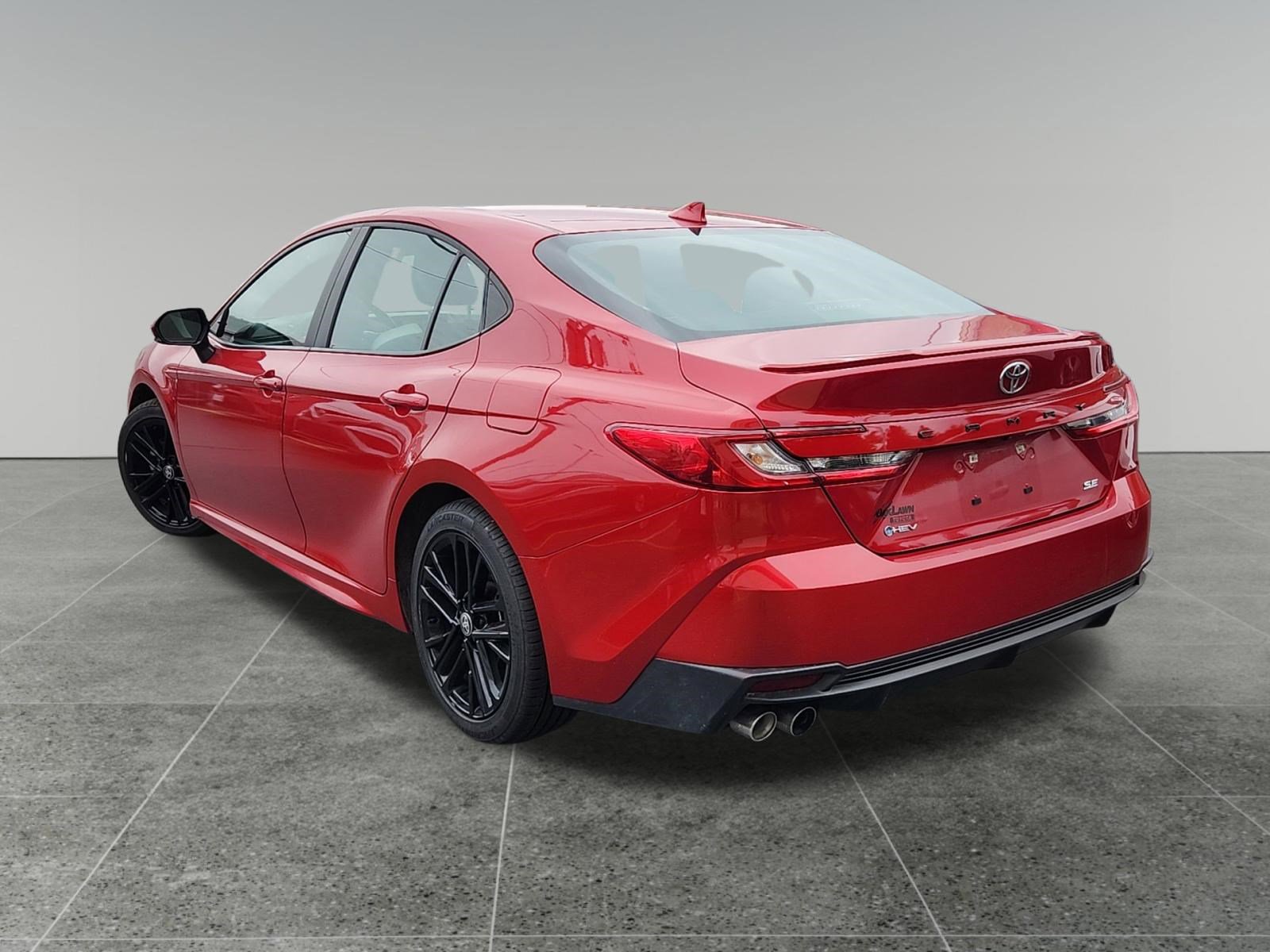 Certified 2025 Toyota Camry SE FWD image 5