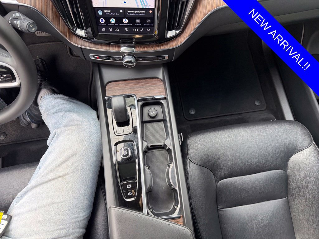 Used 2023 Volvo XC60 B5 Plus w/ Protection Package Premier FWD image 18