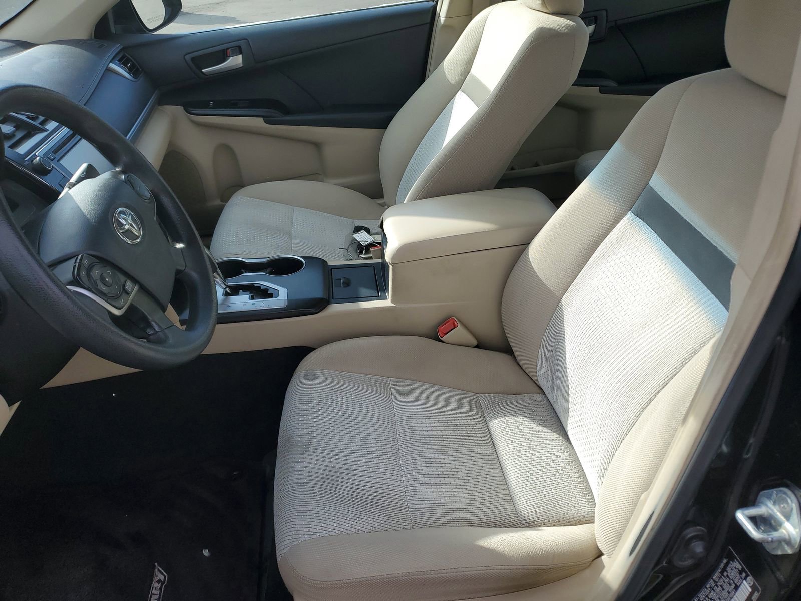 Used 2012 Toyota Camry LE image 17