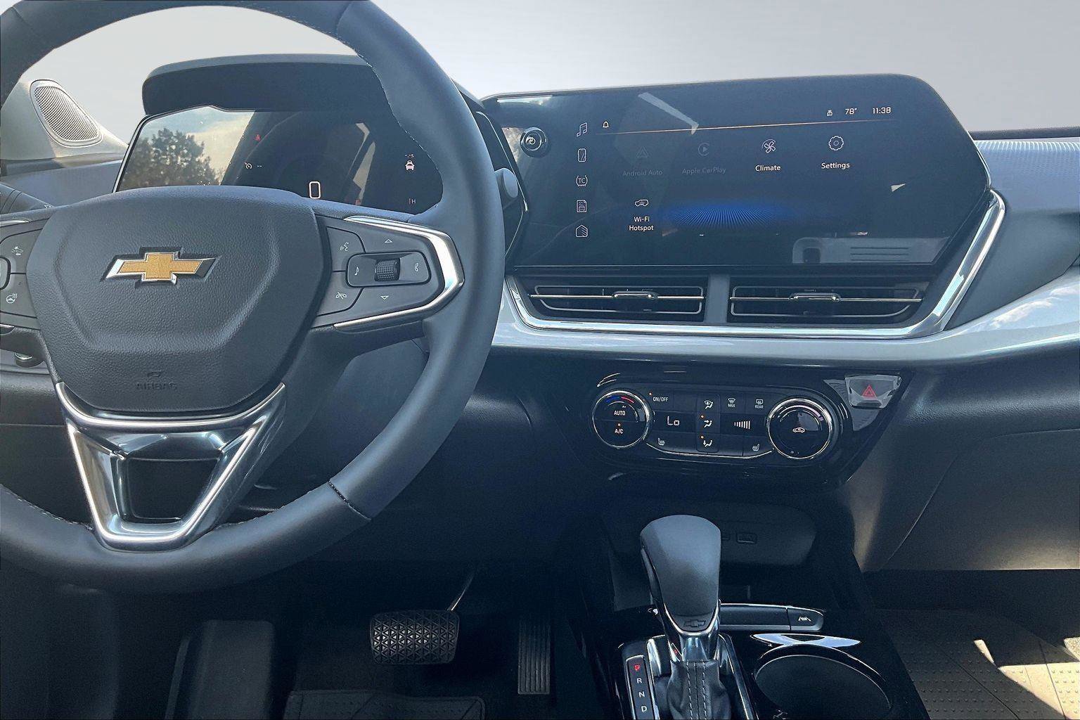 New 2025 Chevrolet Trax LT w/ LT Convenience Package image 6