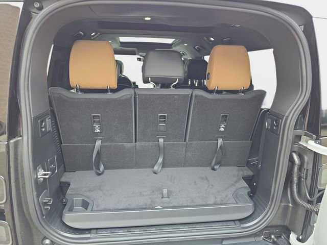 New 2026 Land Rover Defender 130 V8 image 10