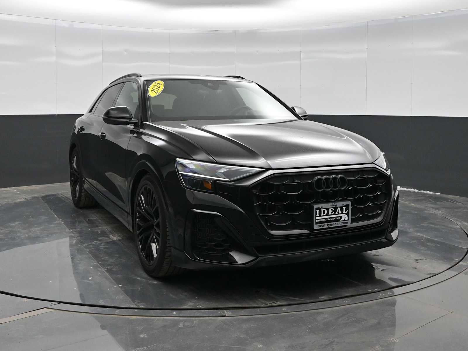 Used 2024 Audi SQ8 Premium Plus w/ S Sport Package image 2