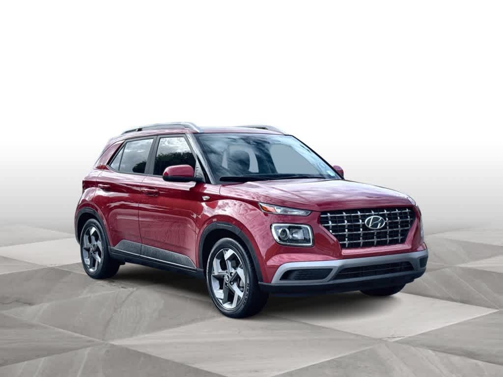 Used 2022 Hyundai Venue SEL FWD image 2