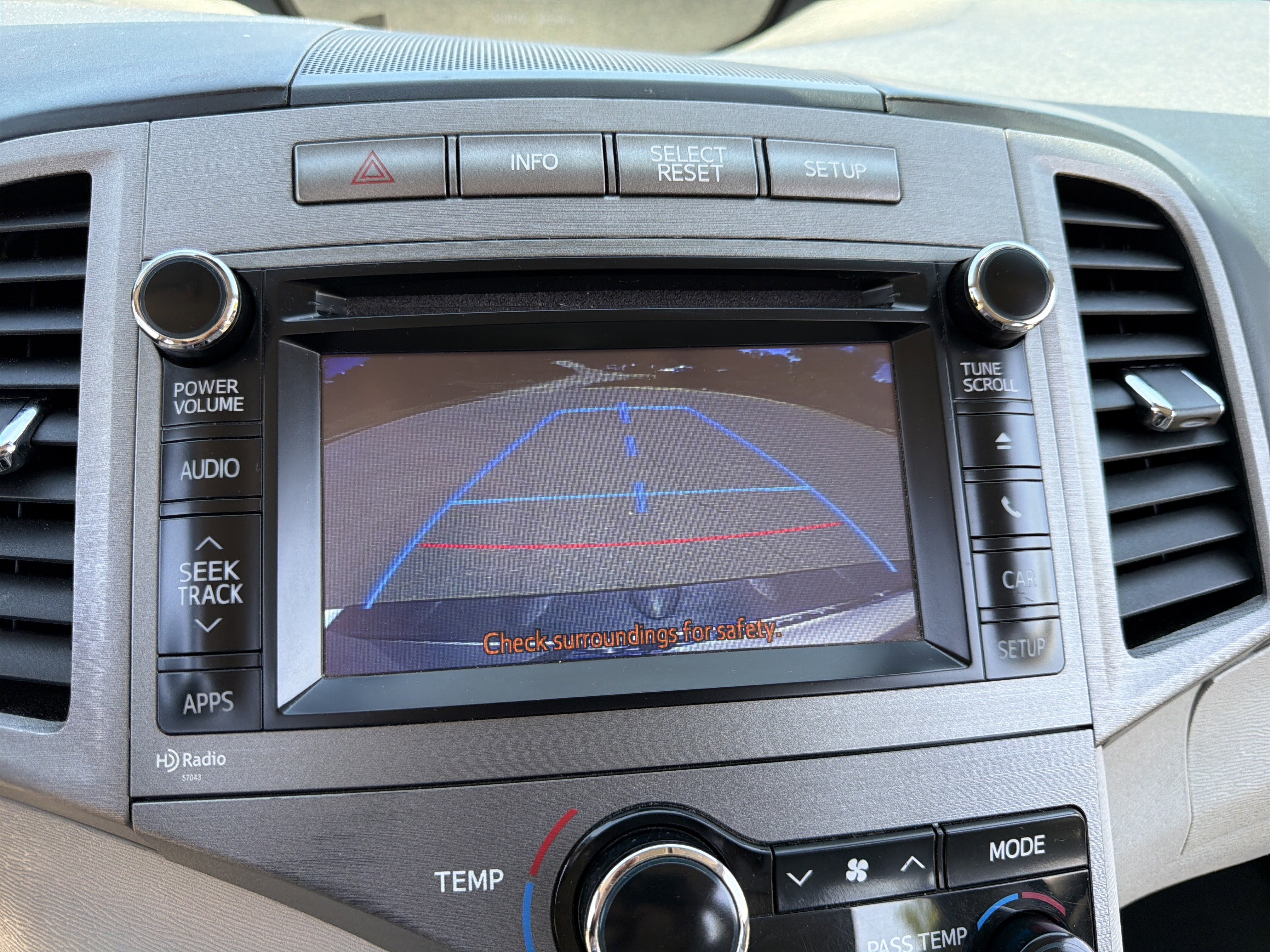 Used 2013 Toyota Venza XLE image 28