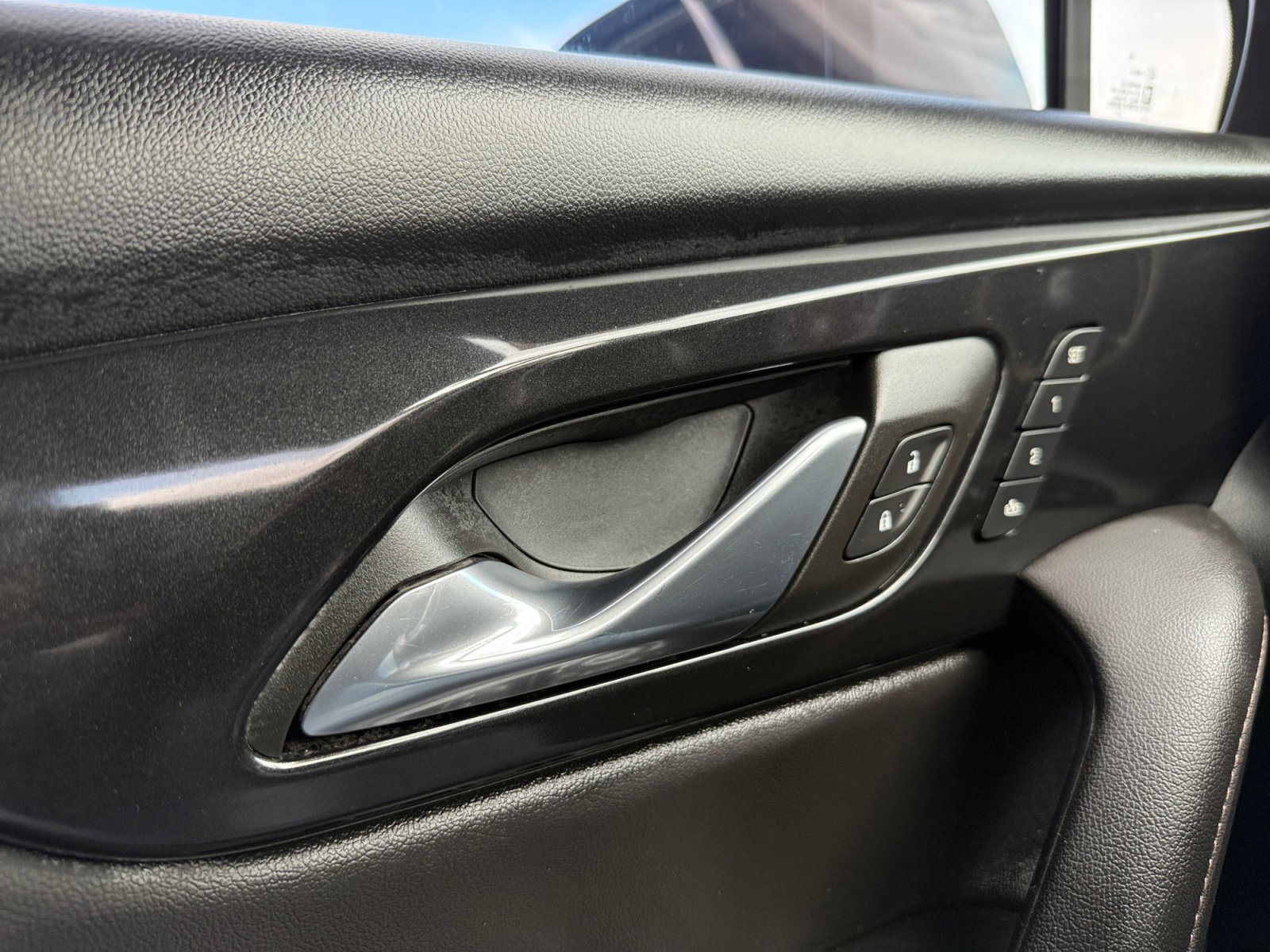 Used 2023 Chevrolet Blazer Premier w/ Enhanced Convenience Package image 20