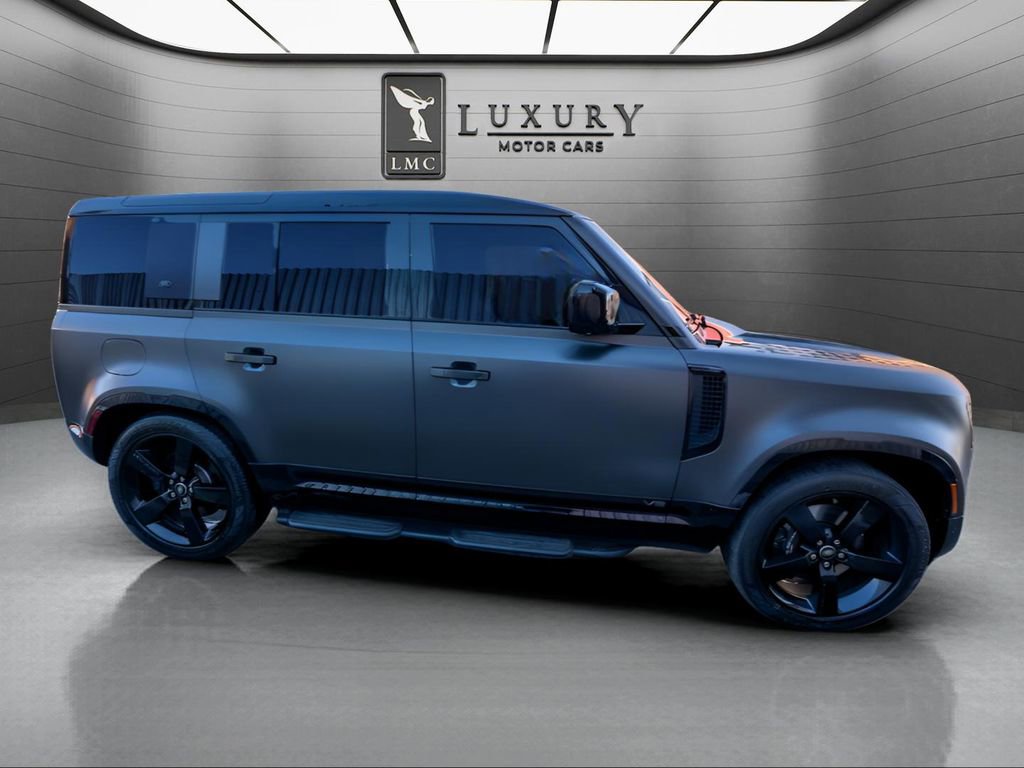 Used 2023 Land Rover Defender 110 V8 image 3