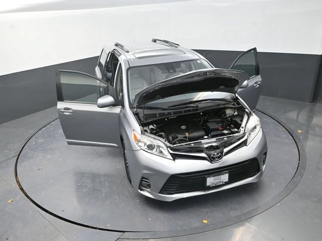 Used 2018 Toyota Sienna XLE FWD image 29