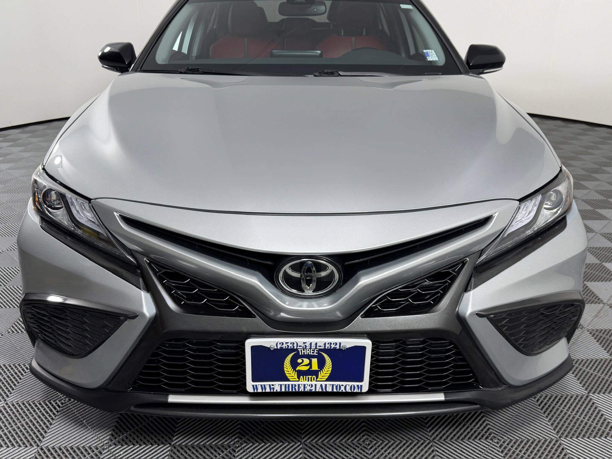 Used 2021 Toyota Camry XSE AWD/4WD image 3