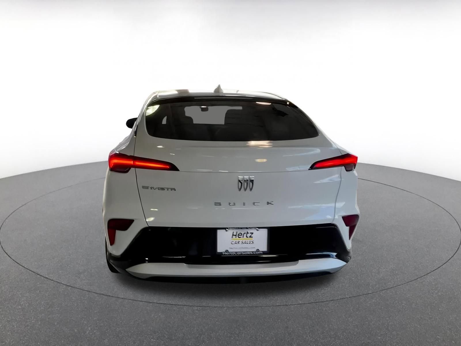 Used 2025 Buick Envista Sport Touring image 11