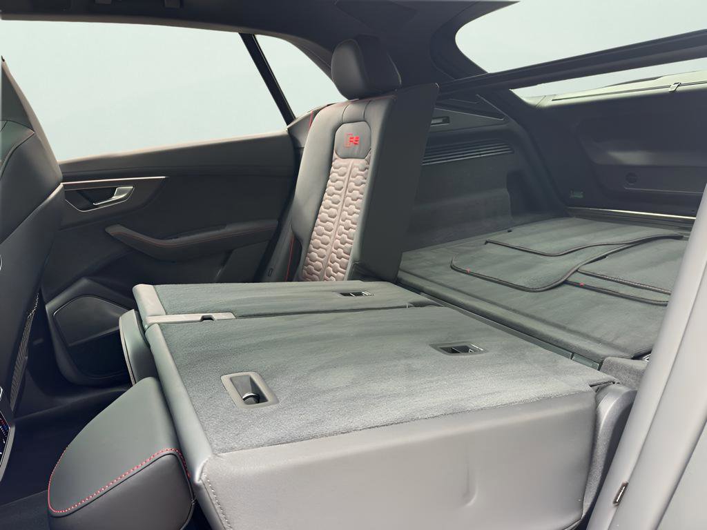 Certified 2025 Audi RS Q8 performance image 35