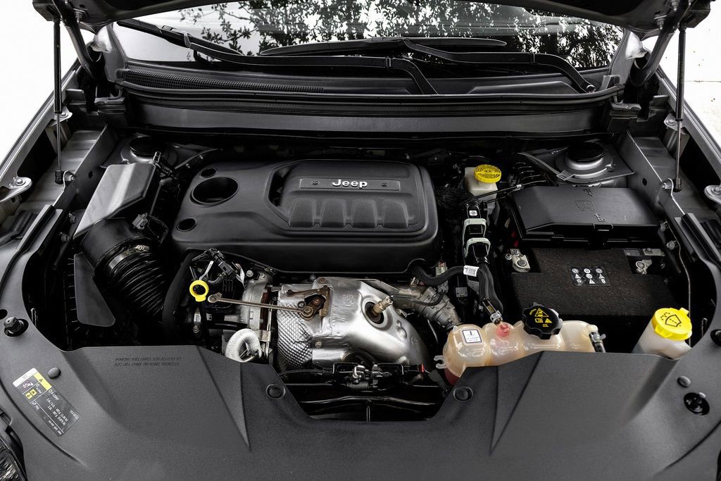 Used 2022 Jeep Cherokee Limited w/ Elite Package image 7